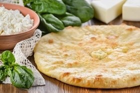 Осетинский пирог с сыром осетинским и шпинатом