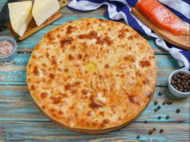 Осетинский пирог с семгой и сыром
