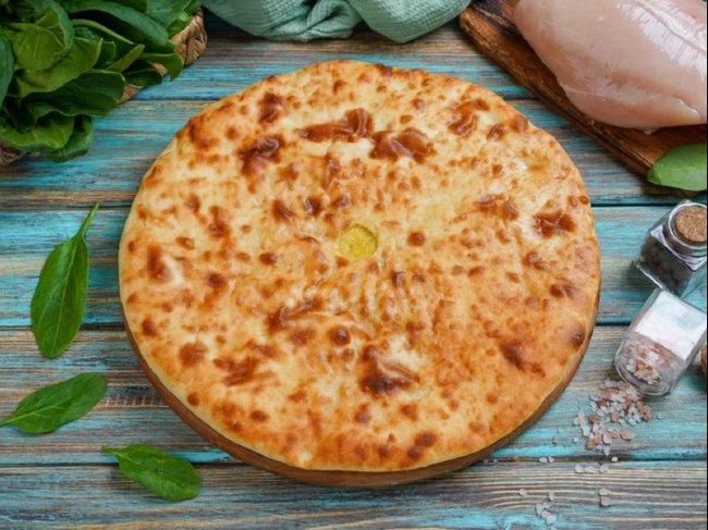 Осетинский пирог с курицей и шпинатом